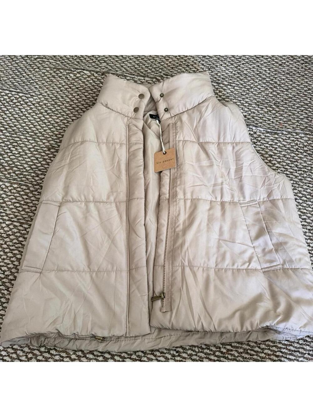 NWT Blu Pepper Women's Puffer Vest Size Medium